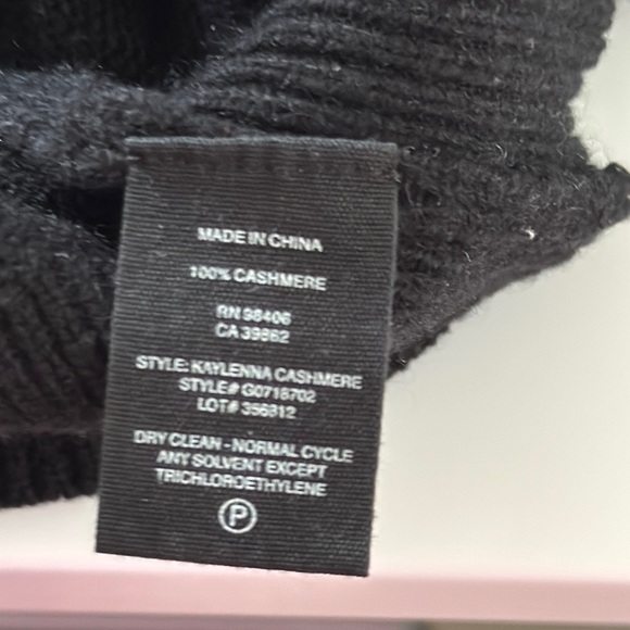 Ladies cashmere black sweater - Picture 3 of 3